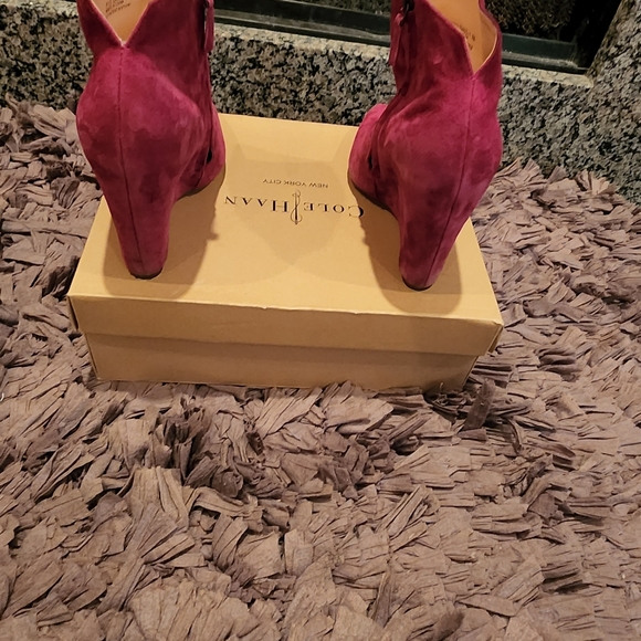 Cole Haan Suede Wedge Bootie W/Nike Air Technology Size 9 - Picture 2 of 5